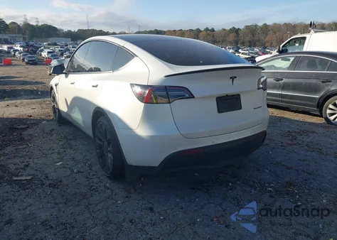 2022 Tesla Model Y Performance Dual Motor All-Wheel Drive z USA, uszkodzony, nr VIN 7SAYGDEF1NF375927